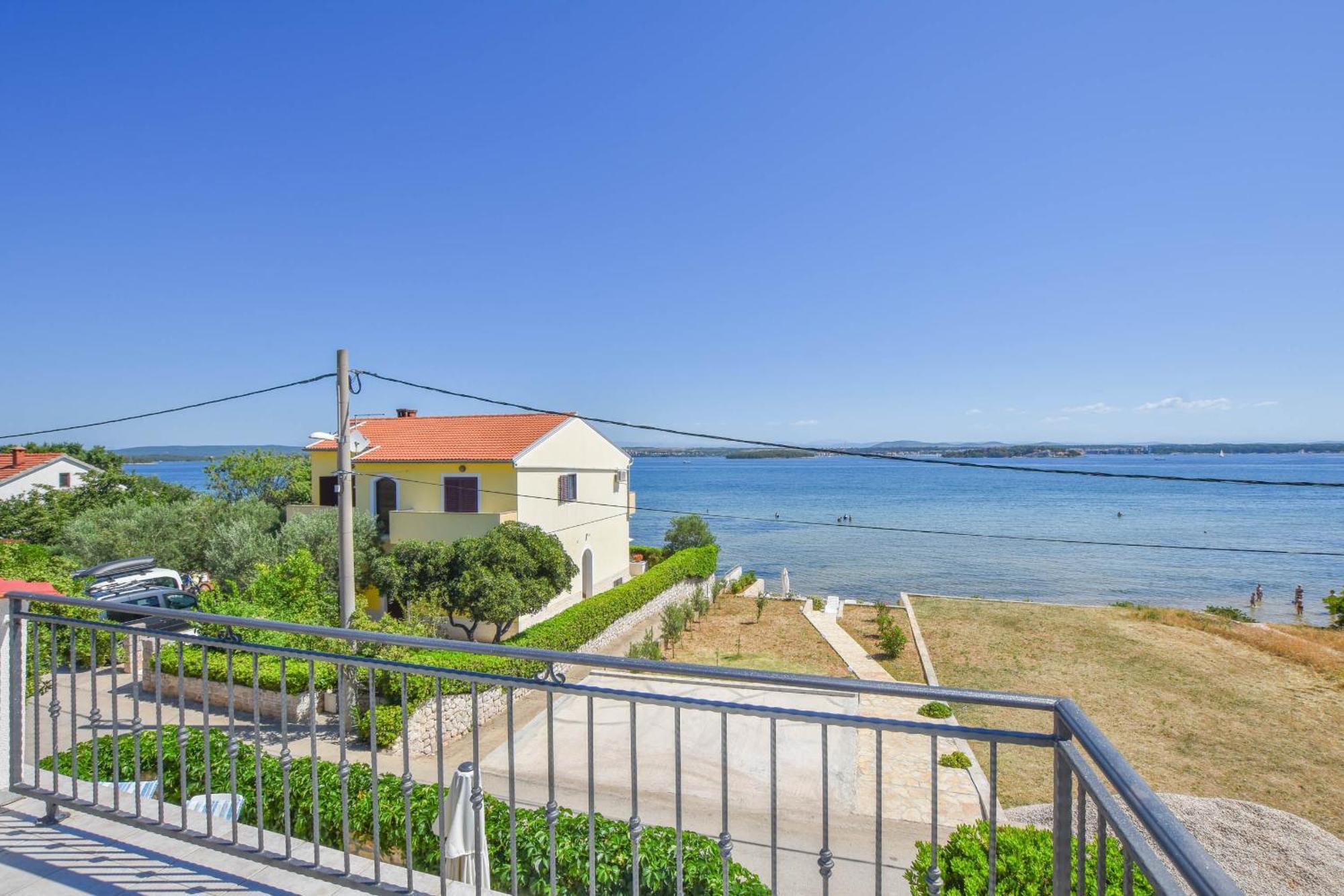 Apartment Blazenka - 20M From The Sea 트콘 외부 사진