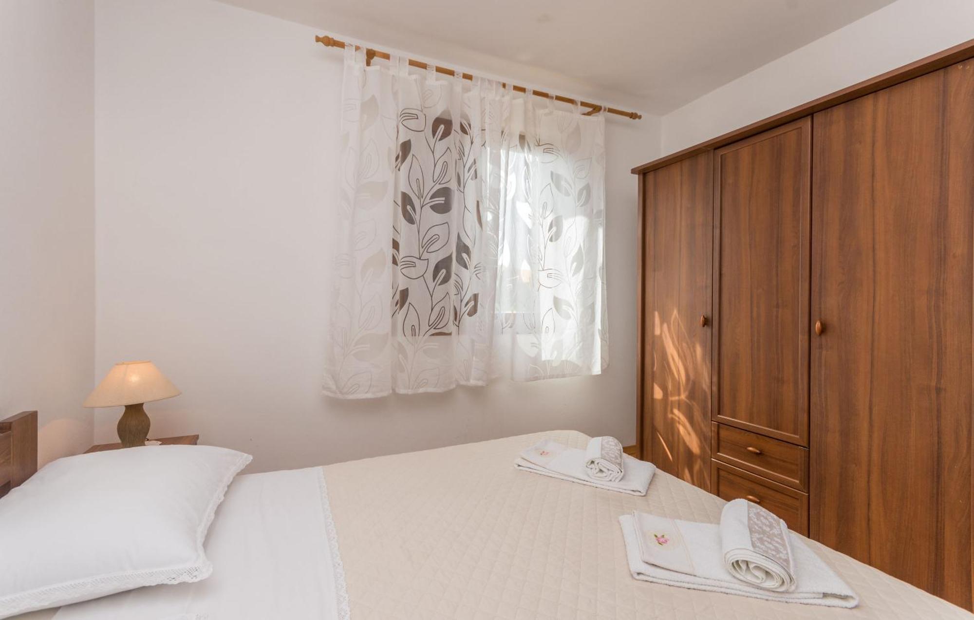 Apartment Blazenka - 20M From The Sea 트콘 외부 사진