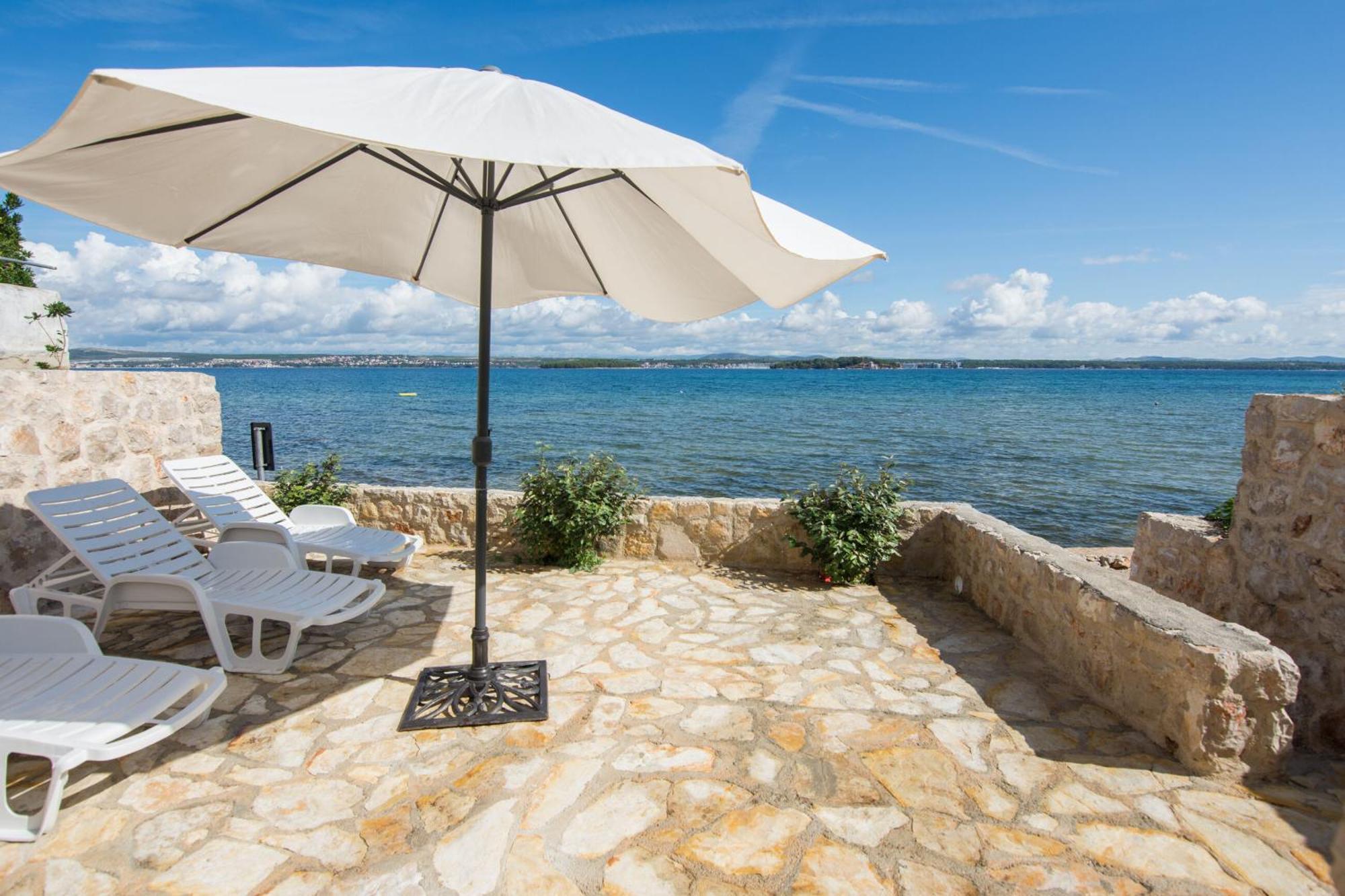Apartment Blazenka - 20M From The Sea 트콘 외부 사진