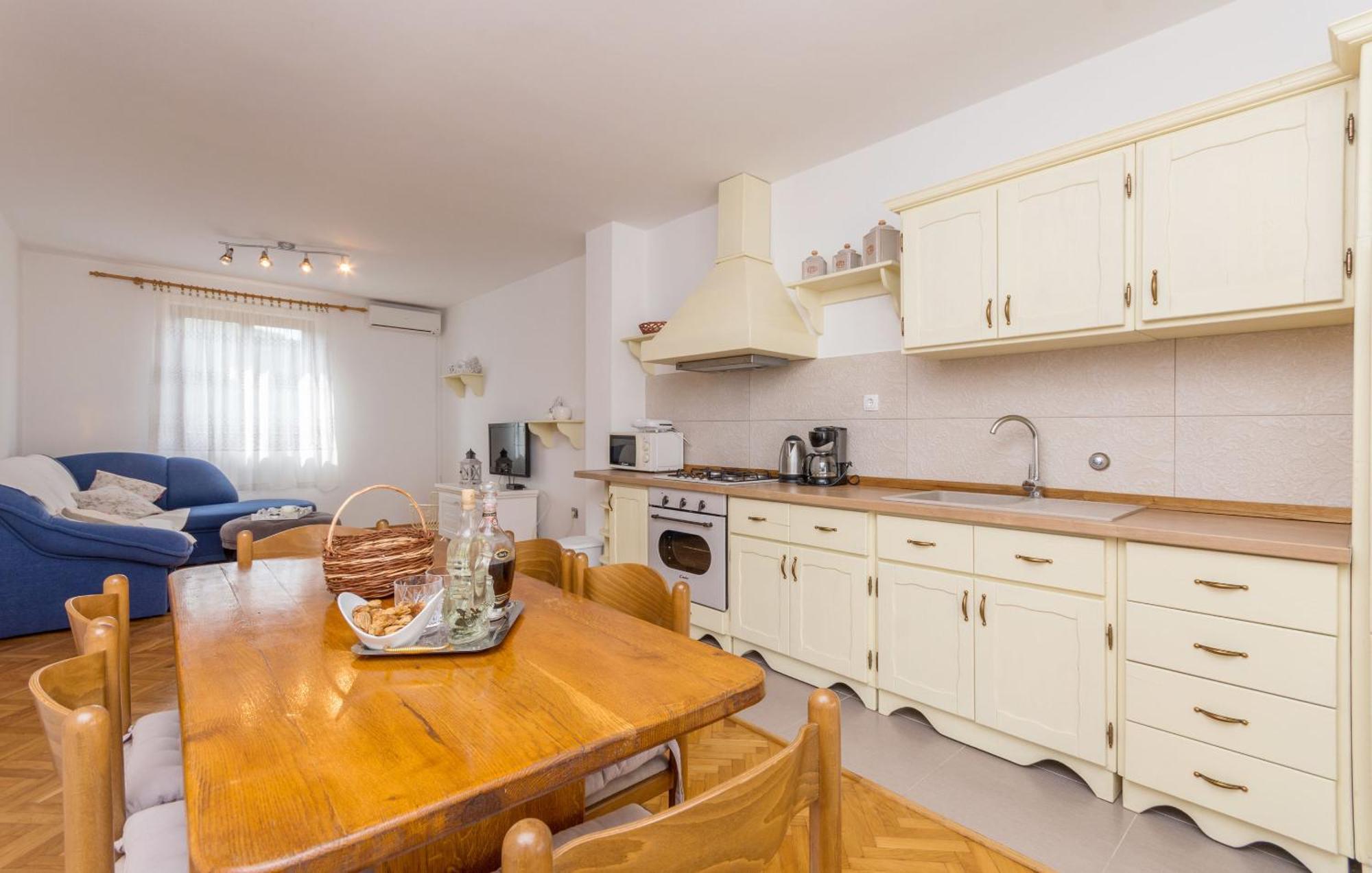 Apartment Blazenka - 20M From The Sea 트콘 외부 사진